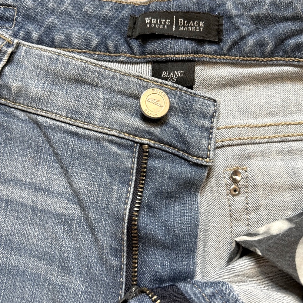 WHBM “Blanc” Straight Leg Jeans – Size 6S | Metallic Stitching+Rhinestone Detail